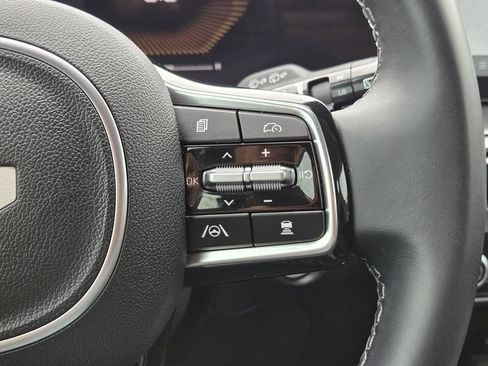 Used 2025 Kia Sorento S FWD image 28
