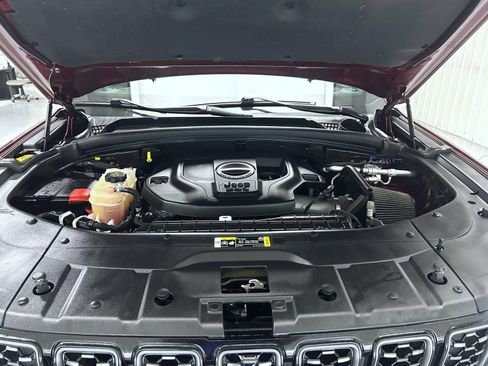 Used 2023 Jeep Grand Cherokee L Summit AWD/4WD image 25
