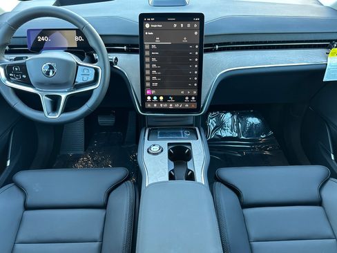 New 2025 Volvo EX90 Ultra image 11