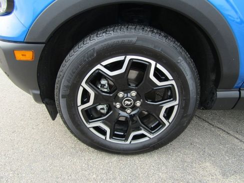 Used 2025 Ford Bronco Sport Outer Banks w/ Outer Banks Tech Package+ image 11