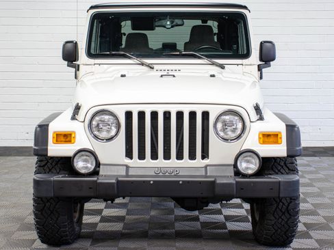 Used 2004 Jeep Wrangler Rubicon w/ Dual Top Group AWD/4WD image 8