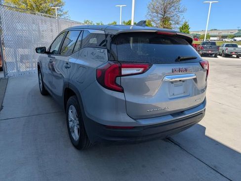 Used 2024 GMC Terrain SLE AWD/4WD image 13