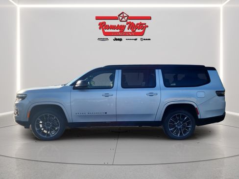 Used 2025 Jeep Grand Wagoneer L Series II Obsidian w/ Quick Order Packagew 28T AWD/4WD image 2