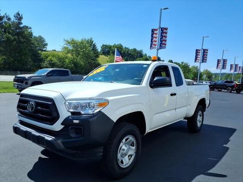 Used 2022 Toyota Tacoma SR AWD/4WD image 4