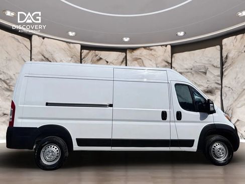 Used 2024 RAM ProMaster 2500 w/ Convenience Group FWD image 4