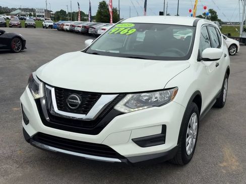 Used 2019 Nissan Rogue S FWD image 2