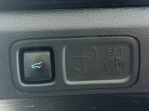 Used 2024 Ford Expedition Max XLT image 32