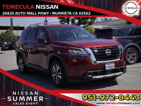 Used 2024 Nissan Pathfinder SL FWD image 1