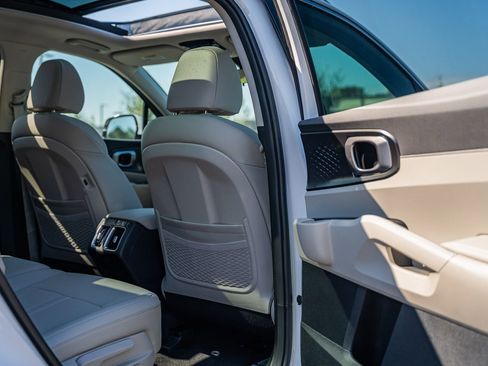 New 2026 Kia Sorento S image 8