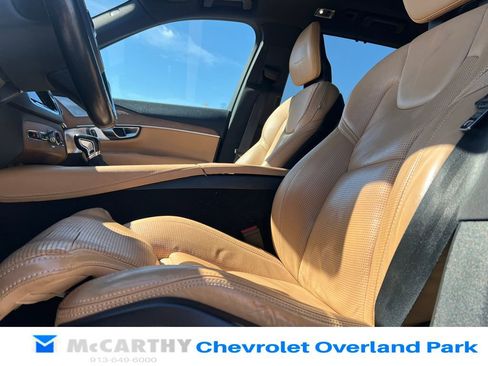 Used 2017 Volvo XC90 T6 Inscription w/ Vision Package image 10