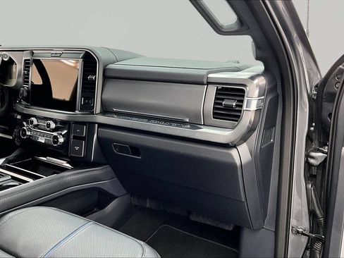 Used 2025 Ford F250 Platinum AWD/4WD image 17
