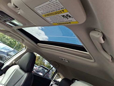 Used 2022 Subaru Crosstrek 2.5i Limited w/ Moonroof Package 2 image 12