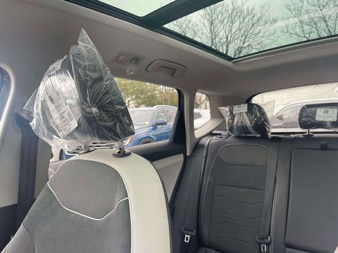 New 2026 Volkswagen Taos SE image 33