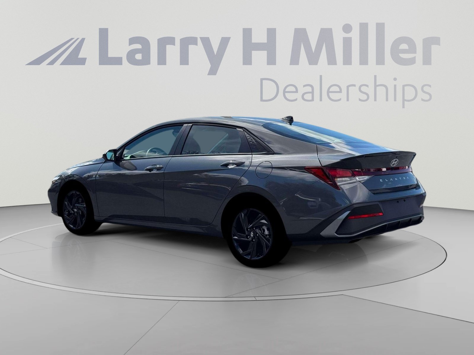 New 2026 Hyundai Elantra SEL Sport FWD image 4