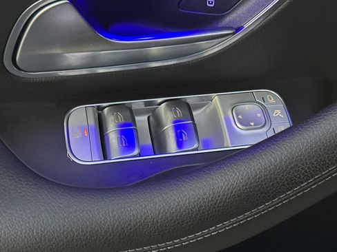 Certified 2022 Mercedes-Benz GLE 350 4MATIC w/ Premium Package image 26