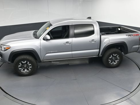 Certified 2021 Toyota Tacoma TRD Off-Road image 40