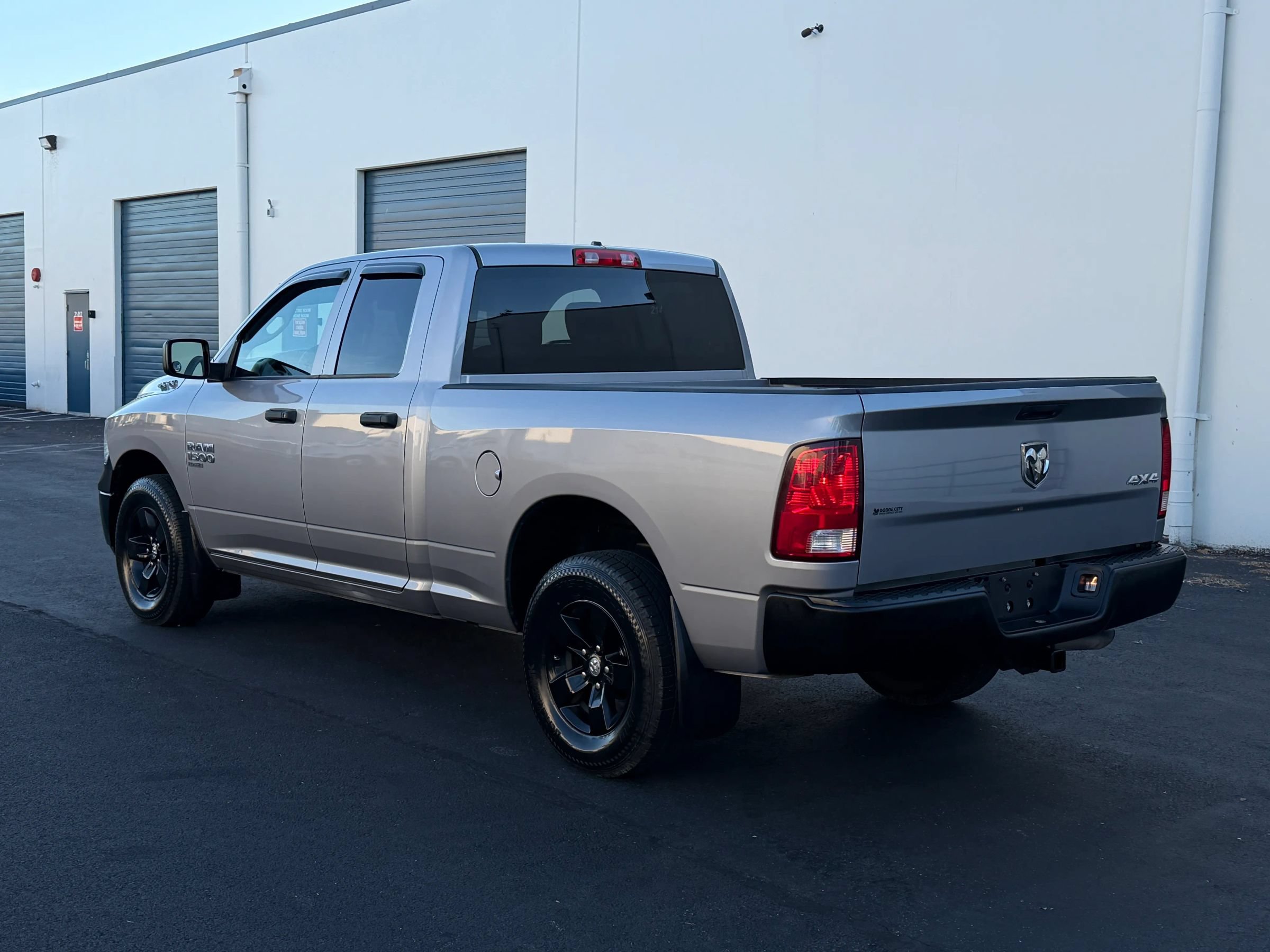 Used 2019 RAM 1500 ST AWD/4WD image 3
