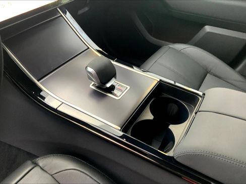 Used 2026 Land Rover Range Rover Velar Dynamic SE image 16