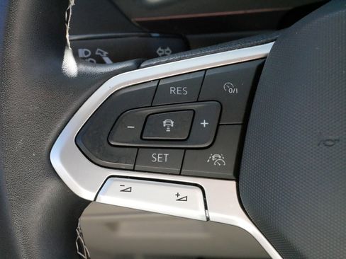 Certified 2022 Volkswagen Tiguan SE w/ Panoramic Sunroof Package image 25