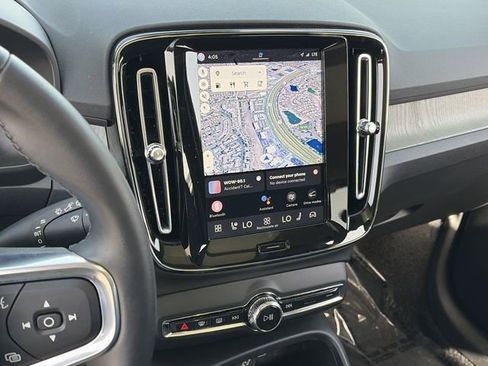 Certified 2025 Volvo XC40 B5 Plus w/ Protection Package Premier AWD/4WD image 22