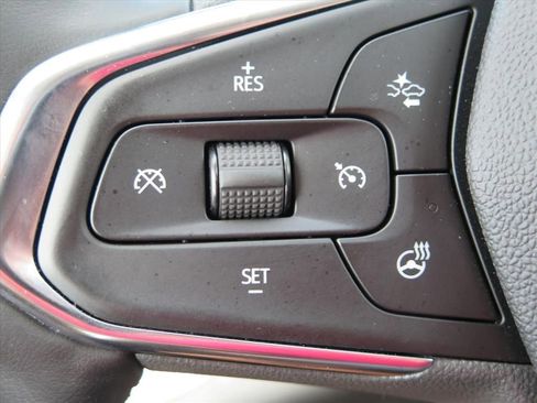 Used 2024 Chevrolet Trax ACTIV w/ Sunroof Package image 14