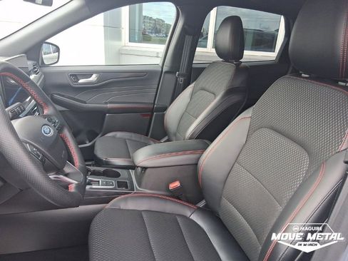 Used 2025 Ford Escape ST-Line w/ Tech Pack #1 image 10