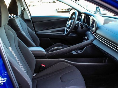 Used 2023 Hyundai Elantra SEL image 39