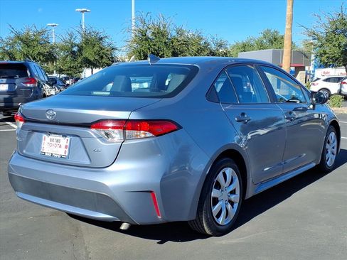 Used 2021 Toyota Corolla LE image 8