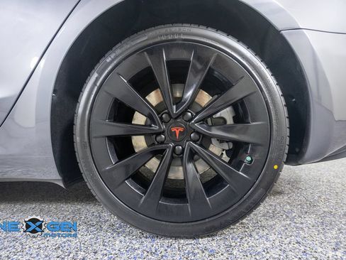 Used 2025 Tesla Model 3 Long Range AWD/4WD image 43