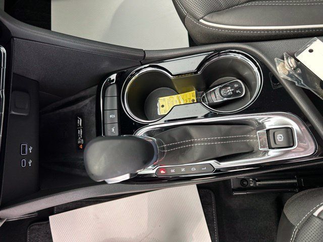 Used 2025 Buick Encore GX Avenir w/ Avenir Technology Package AWD/4WD image 19