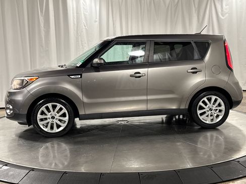 Used 2017 Kia Soul + FWD image 8