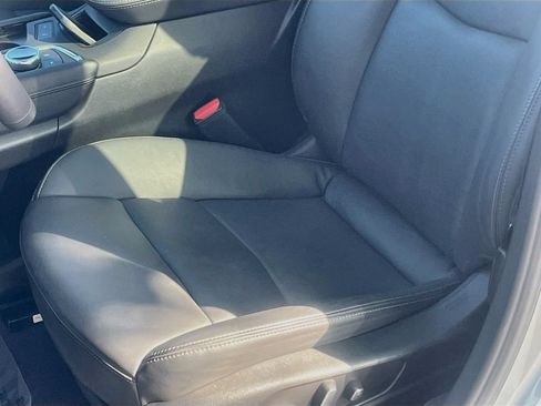Used 2025 Cadillac XT6 Premium Luxury w/ Technology Package AWD/4WD image 20