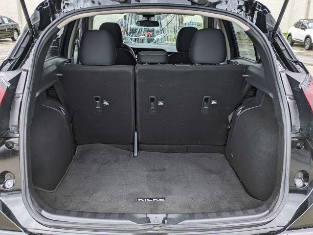 Used 2022 Nissan Kicks SV FWD image 14