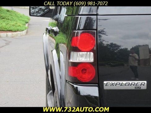 Used 2009 Ford Explorer XLT image 37