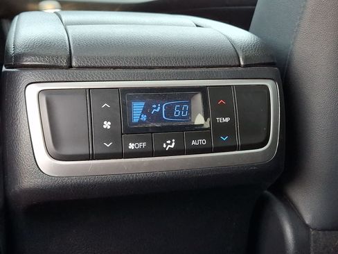 Certified 2019 Toyota Highlander XLE AWD/4WD image 14