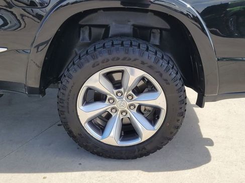 Used 2022 RAM 1500 Limited w/ Body Color Bumper Group image 13