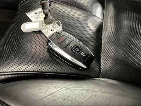 Used 2019 Lincoln Navigator L Select AWD/4WD image 34