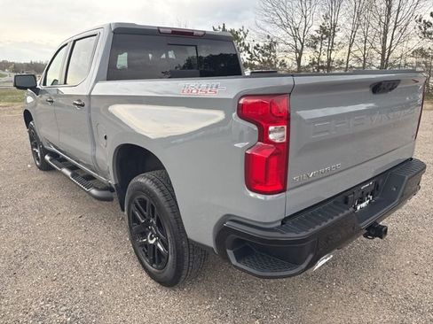 Used 2024 Chevrolet Silverado 1500 LT Trail Boss w/ Convenience Package II AWD/4WD image 8