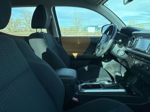 Used 2019 Toyota Tacoma SR5 image 3