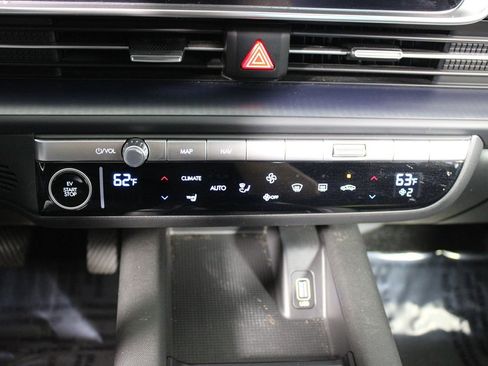 Used 2024 Hyundai Ioniq 6 SE RWD image 13