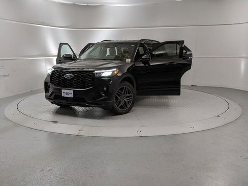 New 2025 Ford Explorer ST-Line w/ ST-Line Street Pack image 12