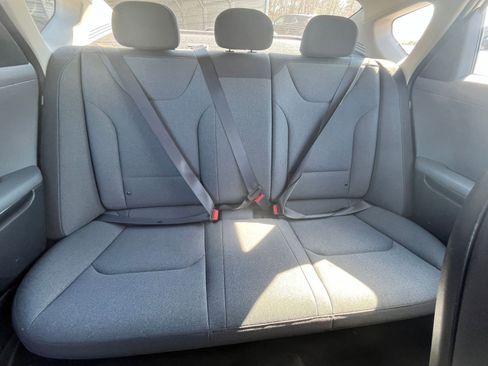 Used 2025 Kia K4 LXS image 36