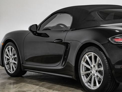 Used 2017 Porsche 718 Boxster RWD image 15