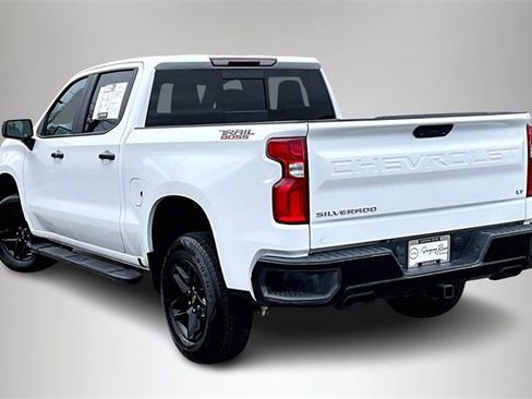 Used 2022 Chevrolet Silverado 1500 LT Trail Boss w/ Convenience Package II image 4
