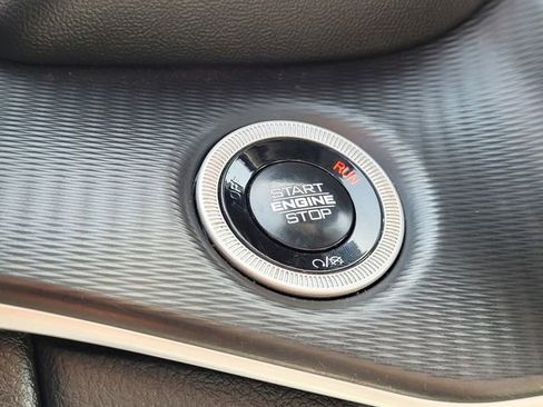 Used 2024 Jeep Grand Cherokee Altitude image 18