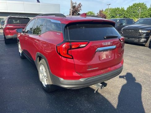 Used 2019 GMC Terrain SLE w/ Driver Convenience Package FWD image 2