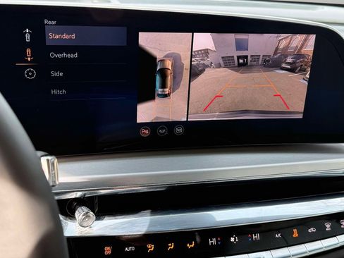 Used 2024 Cadillac Lyriq Sport image 7