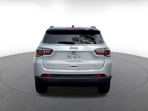 Used 2025 Jeep Compass Limited AWD/4WD image 12