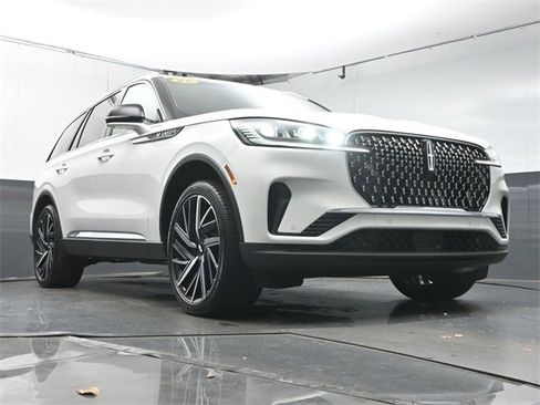 Used 2025 Lincoln Aviator Reserve w/ Equipment Group 201A image 34