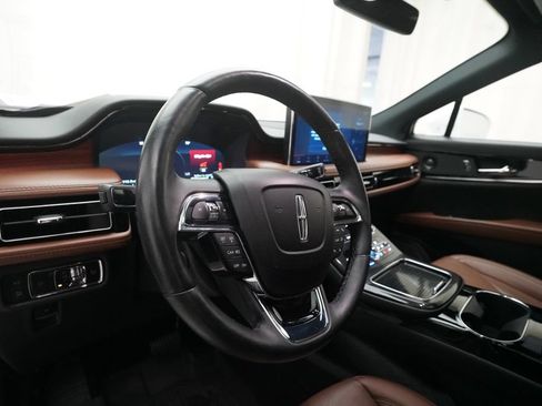 Used 2023 Lincoln Nautilus Reserve w/ Luxury Package AWD/4WD image 8
